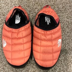The North Face Women’s ThermoBall Traction Mule V Slippers